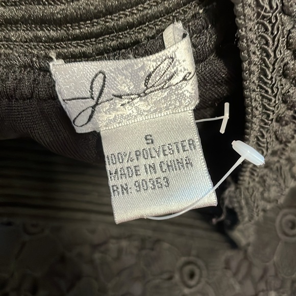 Openwork embroidery midi skirt - Picture 3 of 5